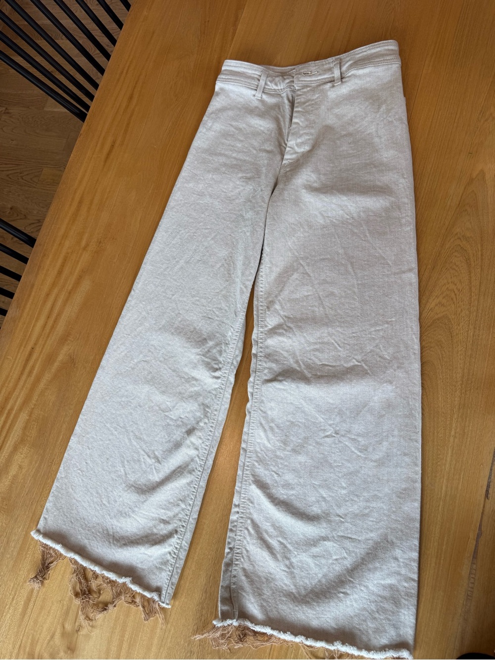Zara Wide-Leg Frayed Hem Jeans in Cream